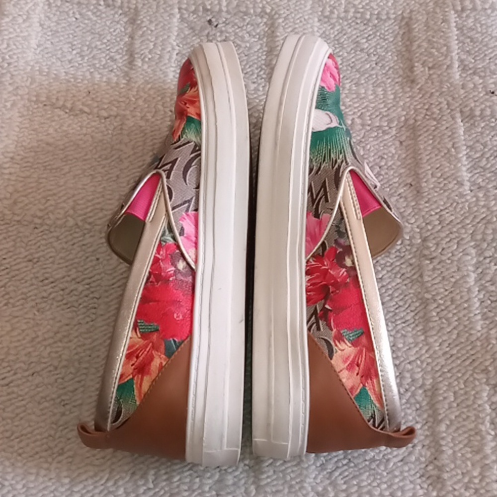 Womens Nine West slip on leather floral shoes, pre loved condition, size 8M - Picture 5 of 8